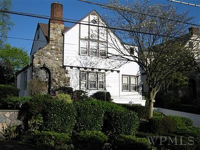 1st image of 208 Park Dr