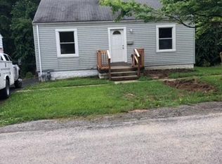 42 Sherwood Frst, Belleville, IL 62223