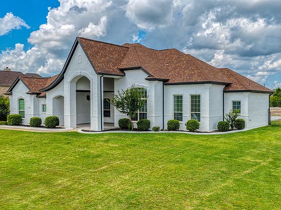 3rd image of 235 Bearclaw Cir