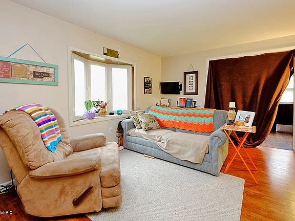 2nd image of 9940 N Riverview Dr