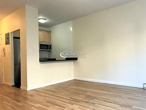 3rd image of 46 W 73rd St APT 1F