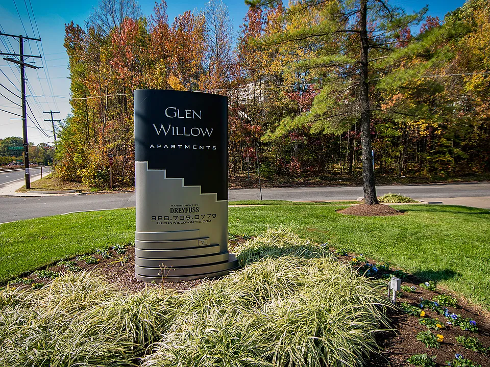 Glen Willow Apartments