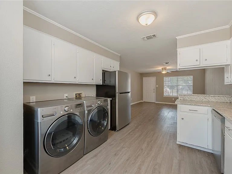 3917 Olive St #B — Photo 6