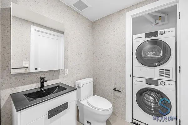 Rented by Skyhigh Realty NYC LLC | media 13