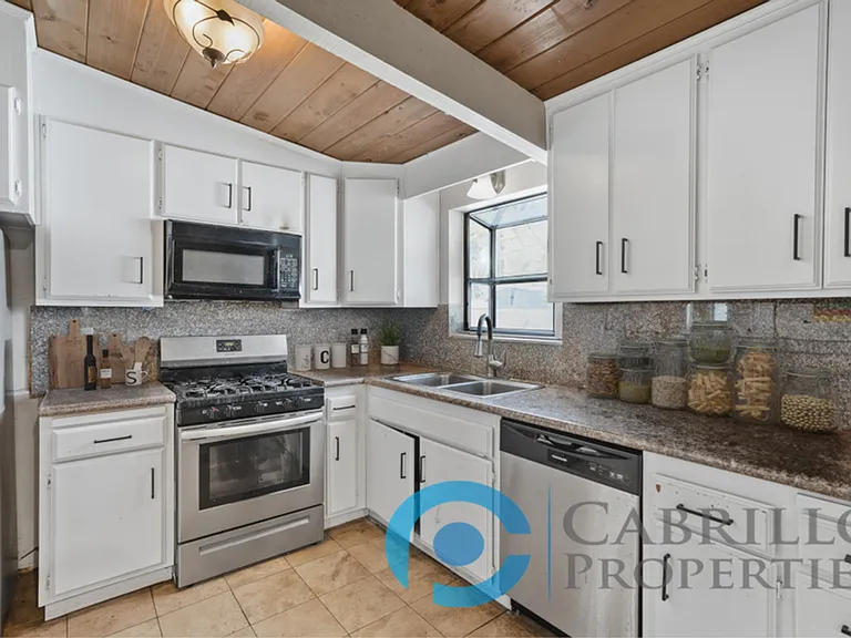 5063 Chaparral Way — Photo 4