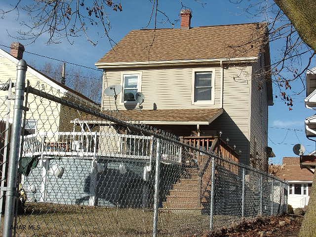 2nd image of 903 N 5th St