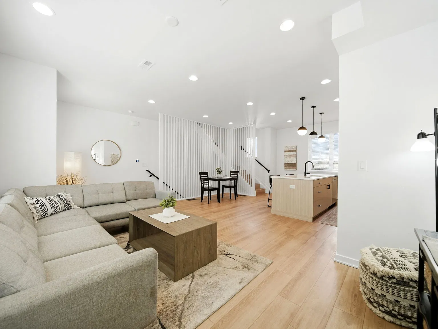 2 bed, 1498 sqft, $3,350 — Photo 4