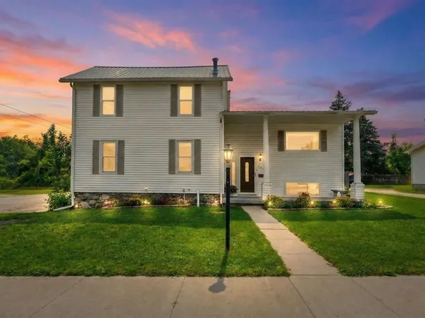 260 Duncan Ave, Cheboygan, MI 49721