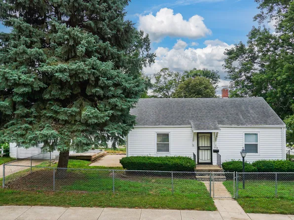716 W Mulberry St, Bloomington, IL 61701