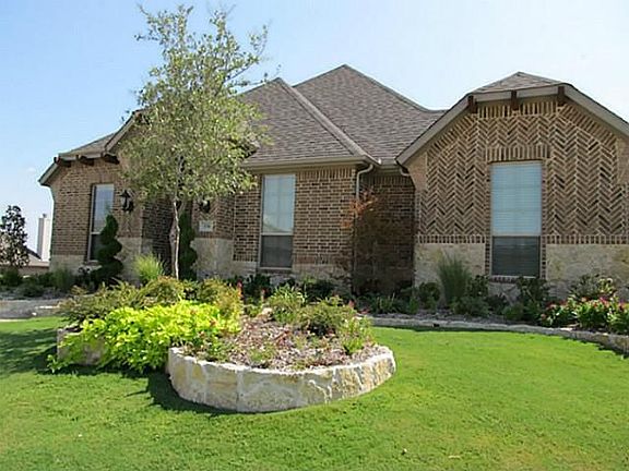 3rd image of 536 Castlewood Dr