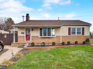 2804 Nice St, Levittown, PA 19056