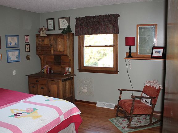 4th BR w/restored floors