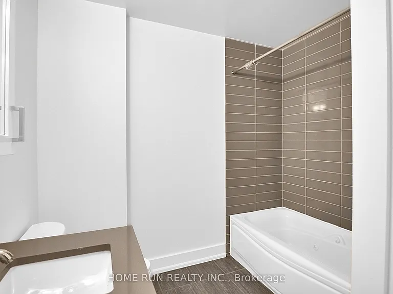40 Nepean St #2703 — Photo 24