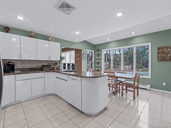 3rd image of 29 Sunhill Road