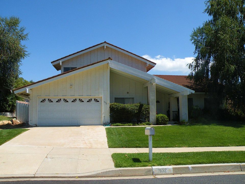 Beautiful Santa Barbara Model