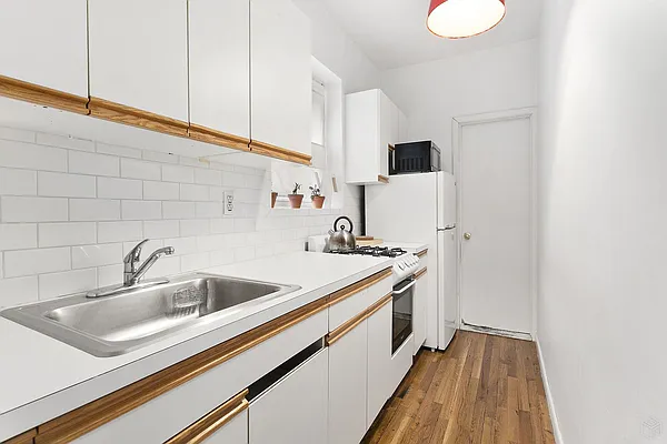 Rented by Halstead Real Estate | media 6