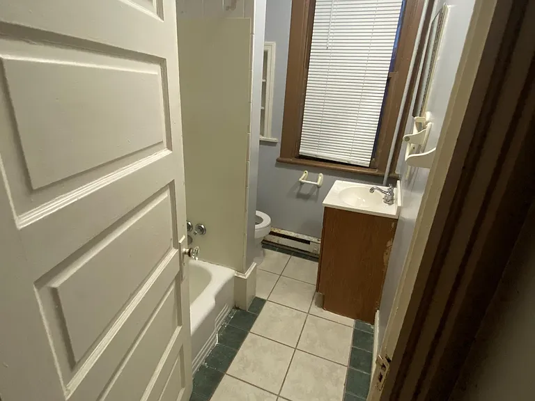610 N 2nd St #1 — Photo 5