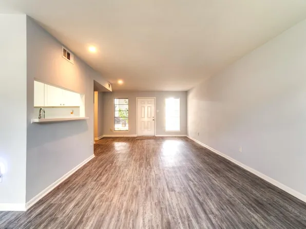 7916 Grow Ln, Houston, TX 77040