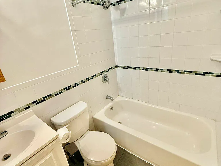1680 1st Ave #2A — Photo 4