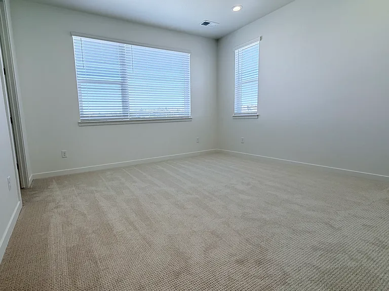 4050 Ascend Grv — Photo 9