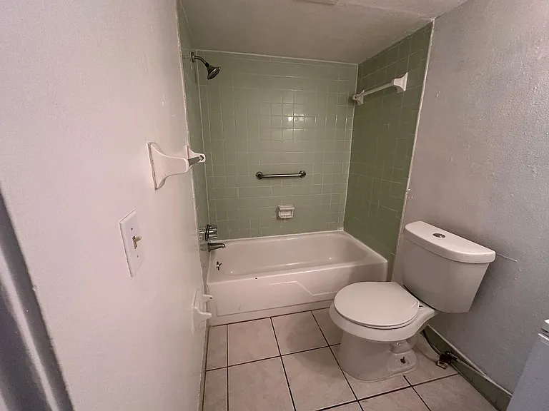 1830 Maravilla Ave #502 — Photo 5