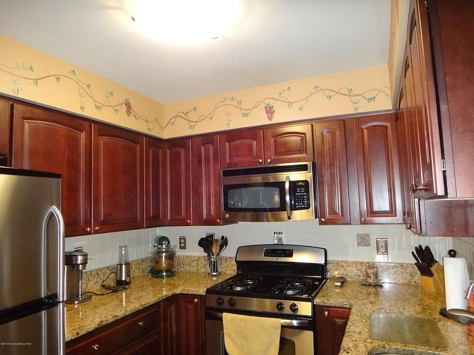 2nd image of 1155 Roseberry Ct