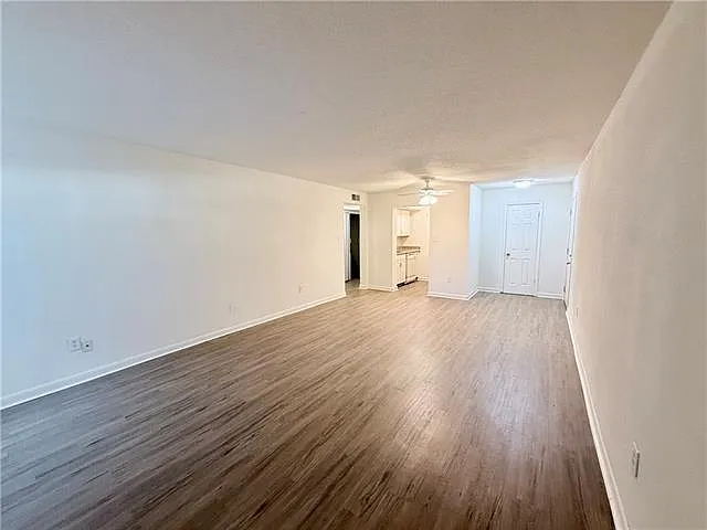 2100 Pasadena Ave — Photo 4