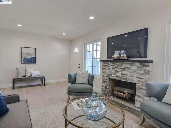 33215 Lake Champlain Ct
