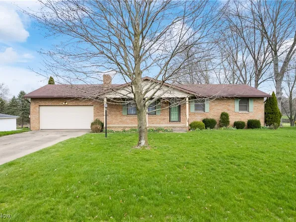 1063 Tumbleweed St NW, Uniontown, OH 44685