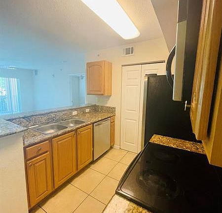 3rd image of 221 SW Palm Dr APT 107