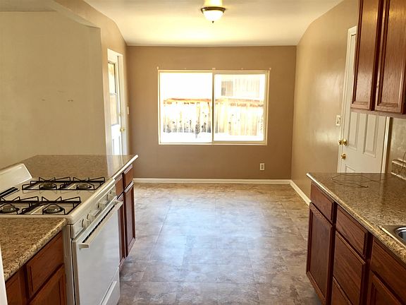 4th image of 2026 Lee Dr