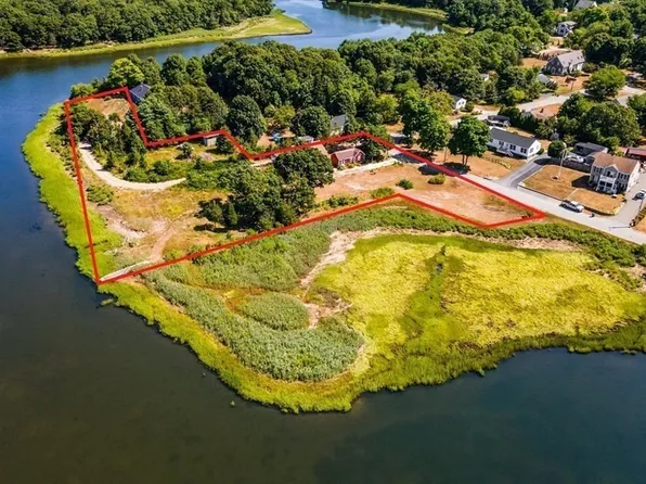 22 Avenue A St, Wareham, MA 02571