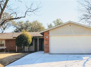 2509 Surrey Cir, Arlington, TX 76014