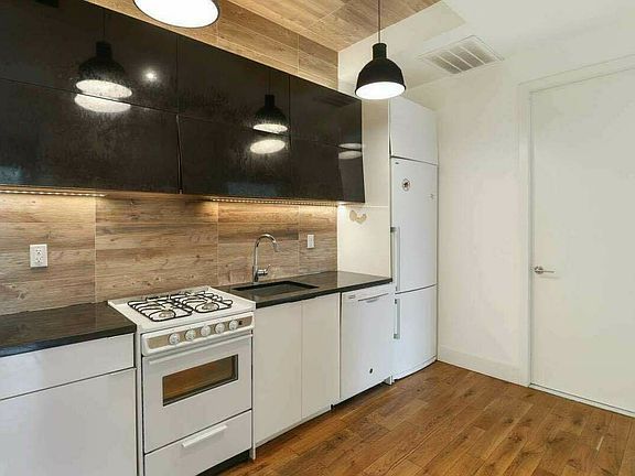 3rd image of 105 Leonard St APT 4C
