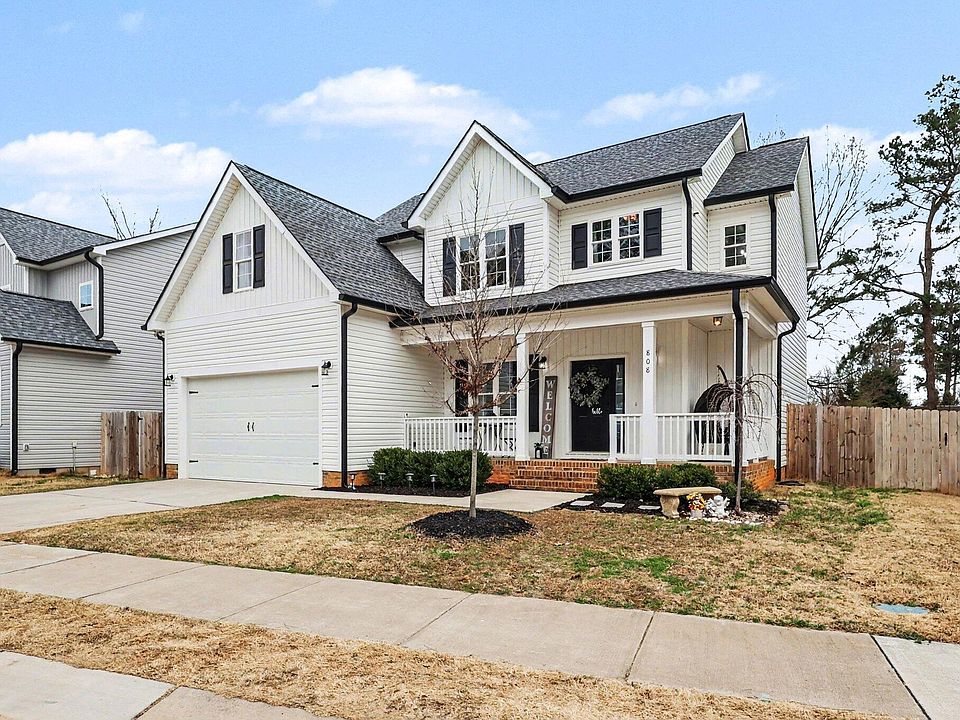 1st image of 808 Trinity Park Dr