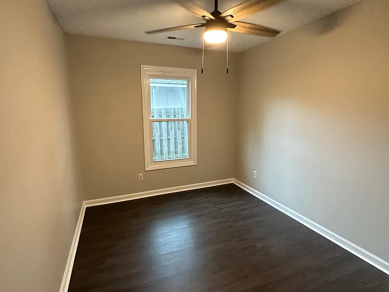 540 Auburndale Ln — Photo 5