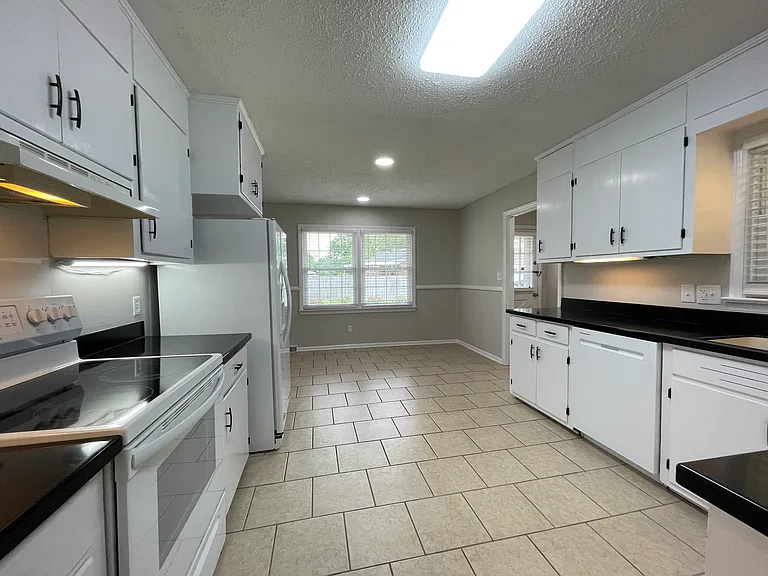 2402 Bower Dr — Photo 10