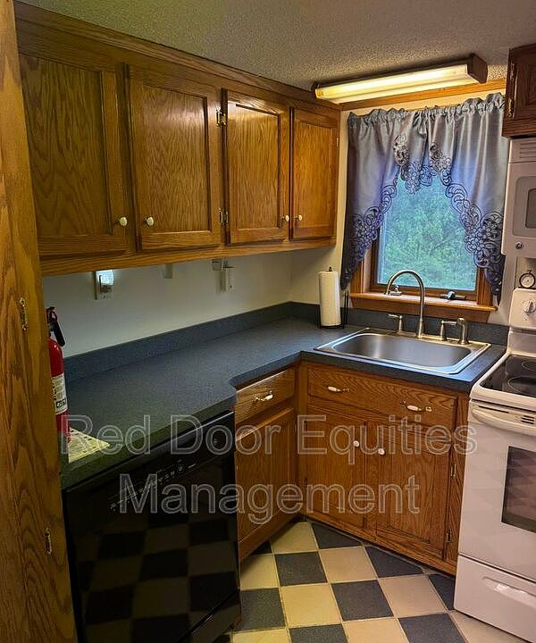 1st image of 123 Boulevard Rd #B
