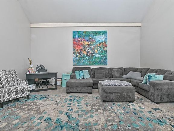 5th image of 13341 Metropolitan Ave
