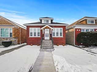 8738 S Bennett Ave, Chicago, IL 60617