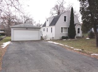 1611 N Pleasant Dr, Round Lake Beach, IL 60073