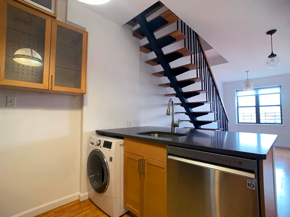 893 Myrtle Avenue image 7 of 23