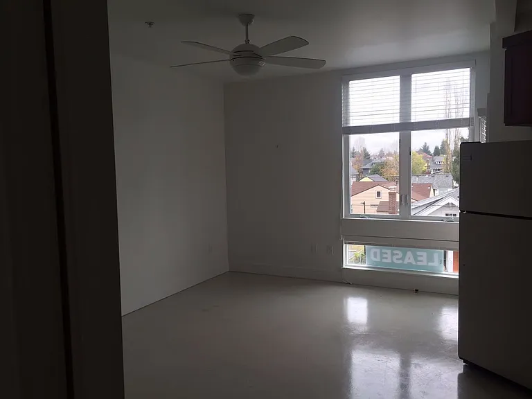 4525 N Albina Ave — Photo 3