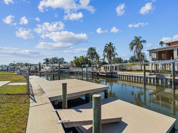 1733 Bayou Grande Blvd NE