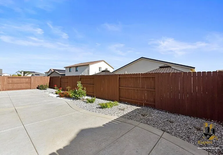4040 Swing Way — Photo 25