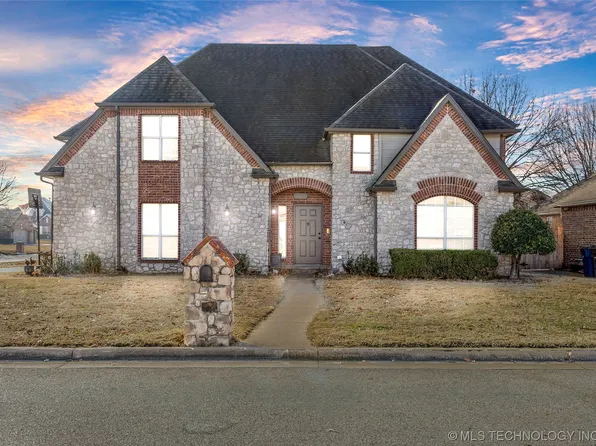 2832 E 102nd Pl S, Tulsa, OK 74137