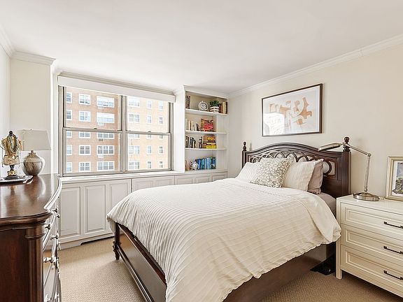 5th image of 32 Gramercy Park S APT 9B