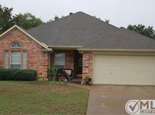 705 Erica Cir, Greenville, TX 75402