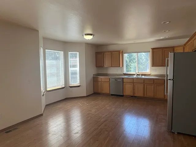 10616 62nd Ave NE — Photo 8