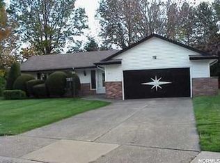 4814 Hartley Dr, Lyndhurst, OH 44124